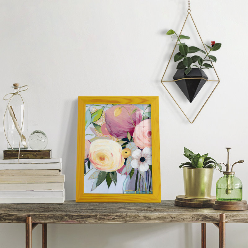 Georgia Bouquet I, encadré sur papier, H 11 po x l 9 po x P 1 po, Jaune
