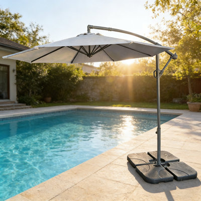 Parasol de patio décalé 10 pi - Protection de parasol de marché en porte-à-faux suspendue pour l'extérieur avec ajustement facile de l'inclinaison et manivelle pour la terrasse et le jardin de la piscine (couleur grise)