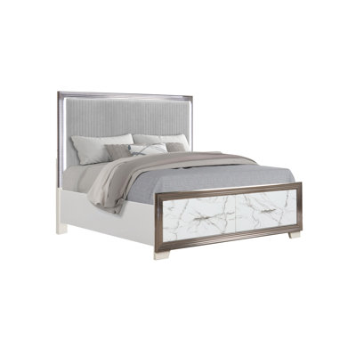 Grand lit Desire - Tête de lit tapissier à DEL avec rangement au pied de lit à motif de marbre et garniture métallique pour une chambre à coucher chic et moderne