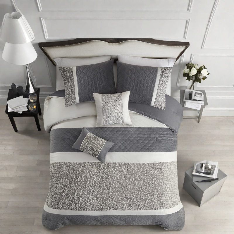 Luxurious Bedding Sets With Textured Jacquard, Polyester Comfort, King Size