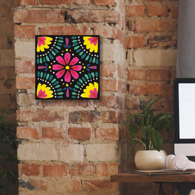 "Floral Fiesta Tile X" par Laura Marshall, art mural sur toile