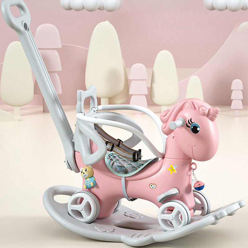 Cheval à bascule rose, balade à vélo d'équilibre avec cheval de démonstration