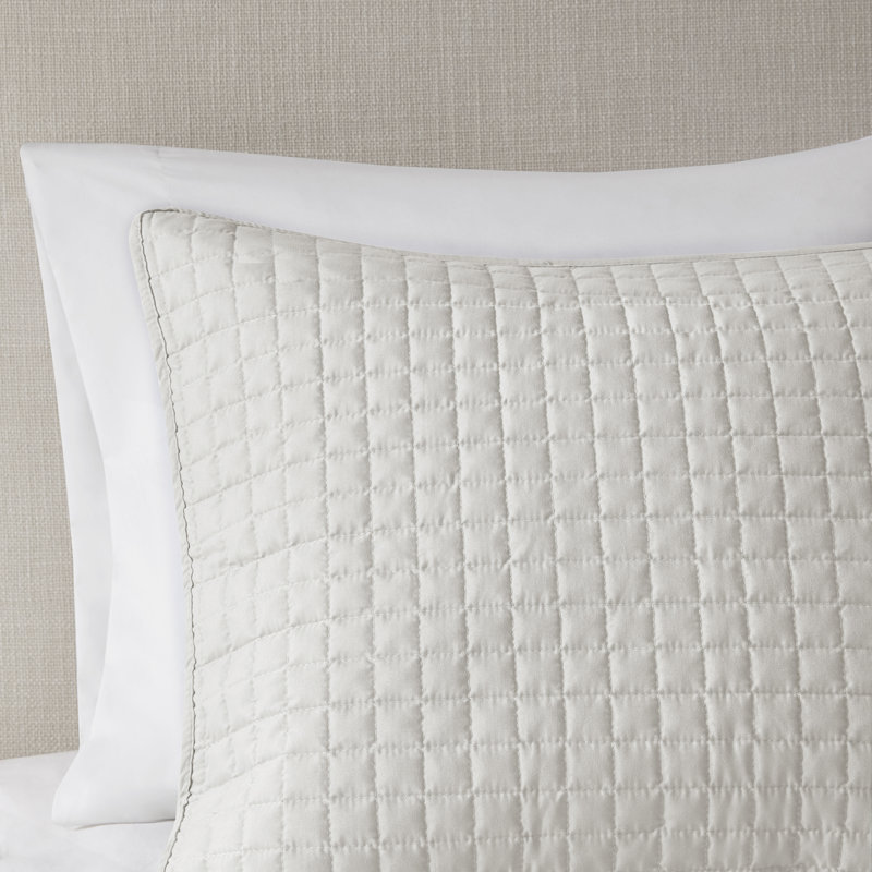 White King Reversible Microfiber Quilt Set