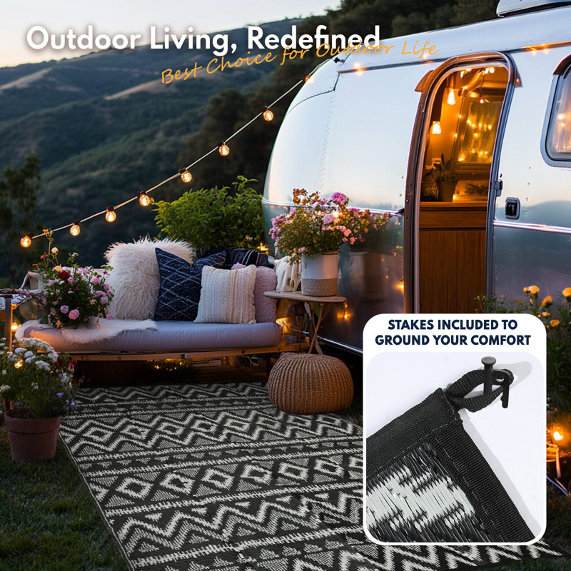 Southwestern Black/White Indoor/Outdoor Area Rug, Rectangle 8' x 10'
