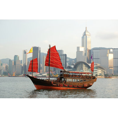 " Junk Boat In Hong Kong " by Leungchopan