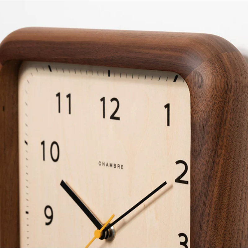 Horloge murale silencieuse rectangulaire arrondie en bois massif de noyer foncé