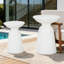 Tables d'appoint d'extérieur en fer avec design évasé-512888579-512888580