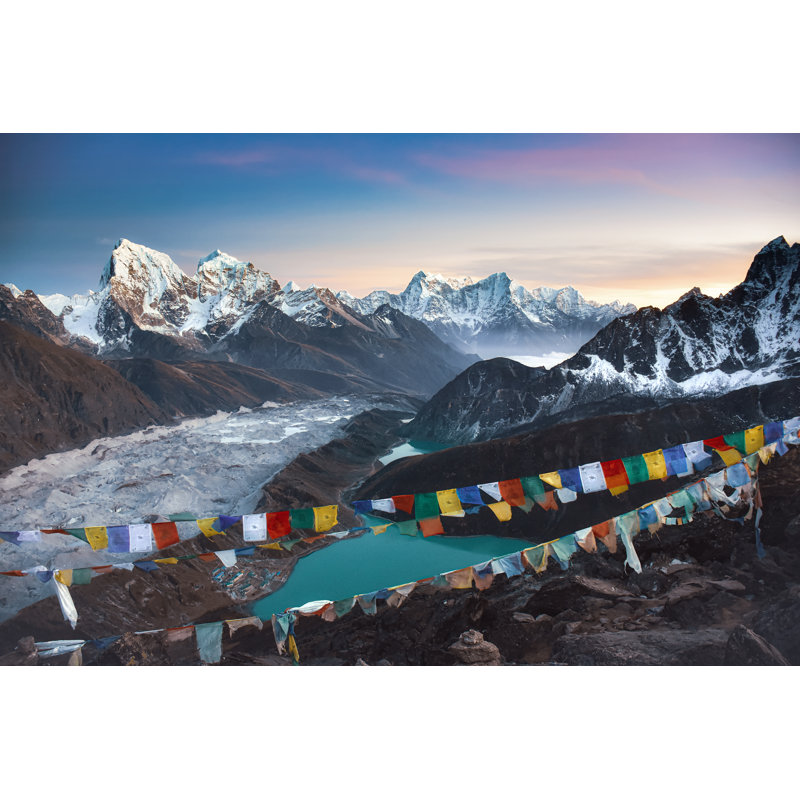 «Gokyo Ri at Sunset» par Hendrik Tjung - photographie sur toile tendue, L 12 po x H 8 po