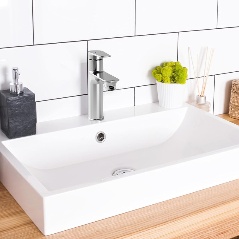 Zinc Alloy Faucet Water + PEX Pipe Flow Channel