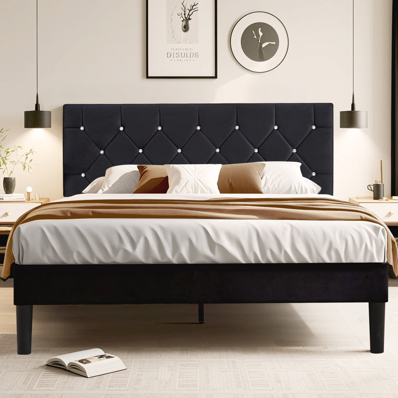 Structure de lit plateforme tapissier en velours noir grand avec tête de lit capitonnée à motif de losanges, aucun sommier nécessaire