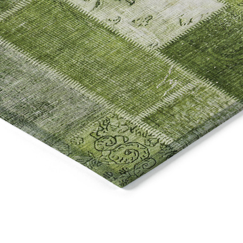 Tapis intérieur / extérieur lavable en patchwork vert olive et artichaut 3 pi x 5 pi HomeRoots