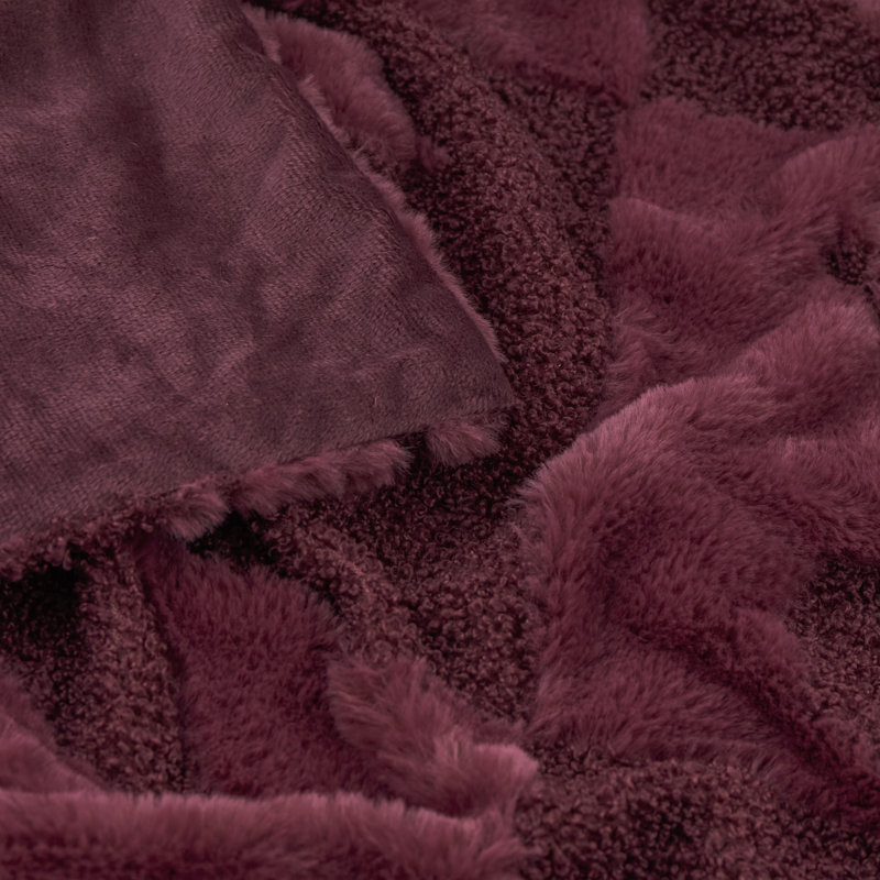 Fur Boucle Cherries Chequered Knitted Blanket
