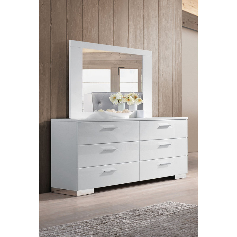 Commode, blanc et pieds chromés