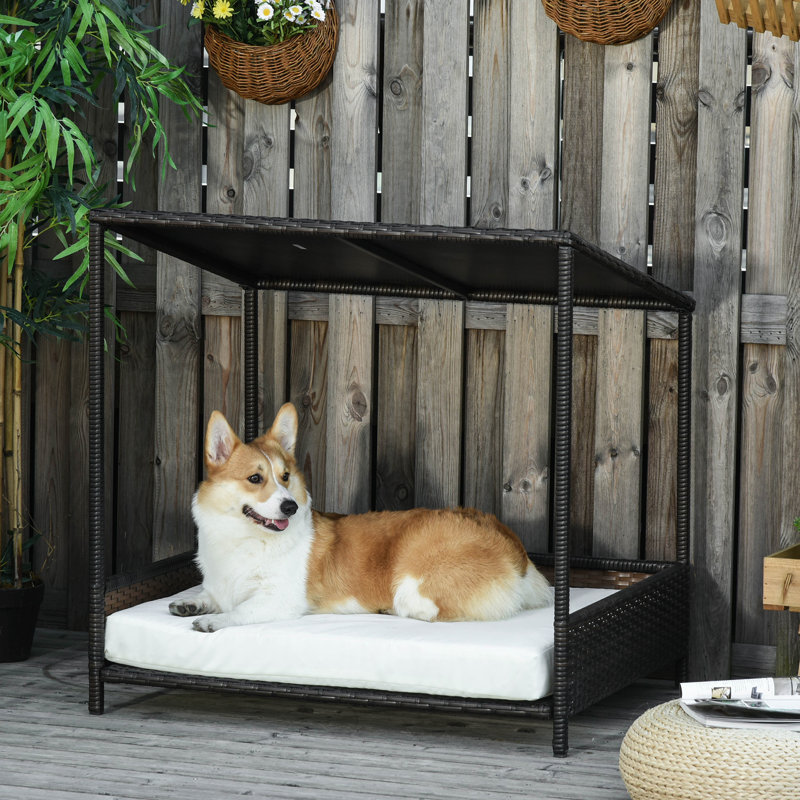 Abri pour chien en rotin surélevé en osier pour chien