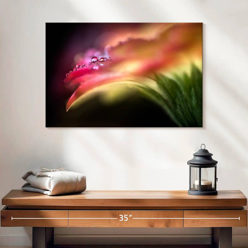 Extreme Dew, 16" H x 24" W