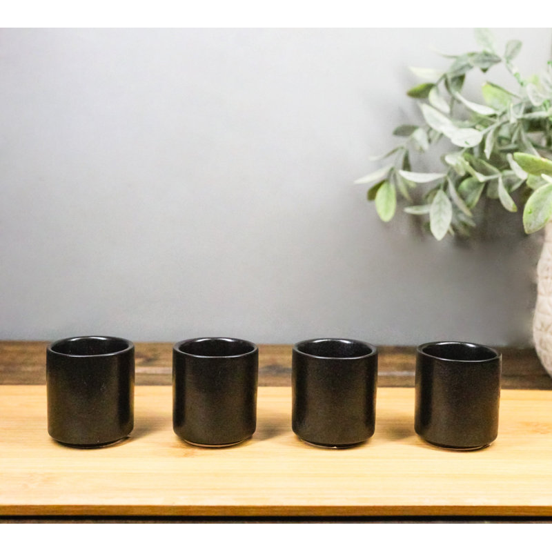 Ensemble de 4 coupes à saké Ochoko Yuzu 1,25 oz en porcelaine noire minimaliste Kokuyo