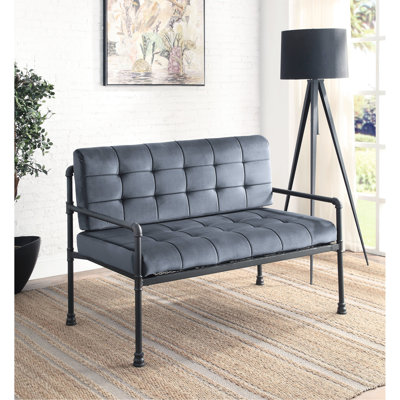 Velours de 24 po de hauteur avec accoudoirs avec structure en métal gris sable et coussins en mousse