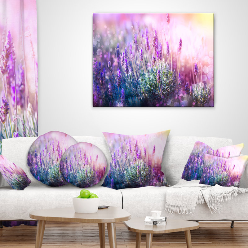 Growing and Blooming Lavender - Coussin décoratif à imprimé floral