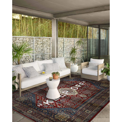 Tapis rouge texturé «Keep Off» rouge à motif de tapis iranien