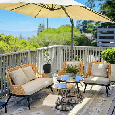 Outdoor 4-Person Seating Group With Cushions