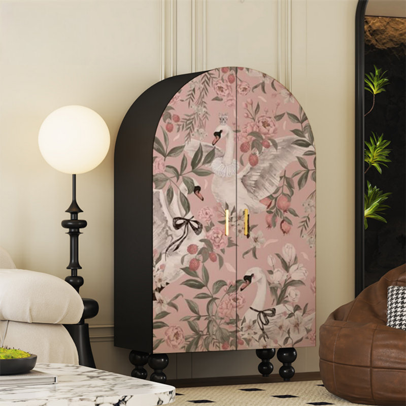Armoire arquée avec tablettes et portes