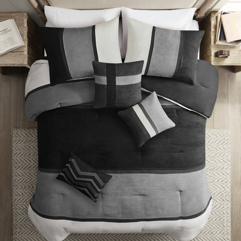 Édredon en faux suède - Coussin brodé 7 pièces l 12 po x l 18 po