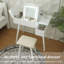 Table de salle de bain pour salle de bain avec miroir à DEL et plusieurs tiroirs, bureau en bois blanc lait et prise de courant, table de maquillage pour chambre à coucher, conception élégante et moderne