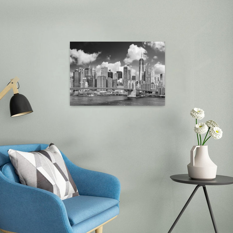 Affiche murale représentant une silhouette urbaine spectaculaire et un pont, style classique abstrait et dramatique.