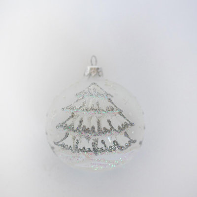 Ornement boule de neige enneigée