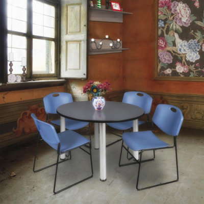 Plateau de table Kee, 4 chaises empilables Zeng