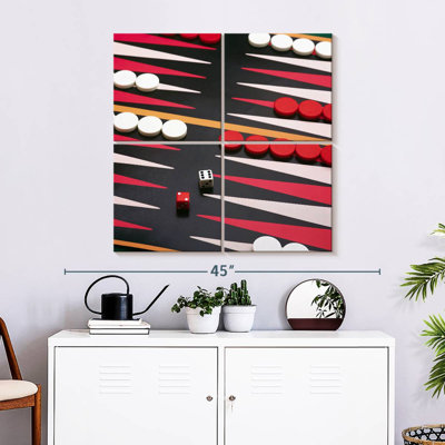 Senne Playing Backgammon