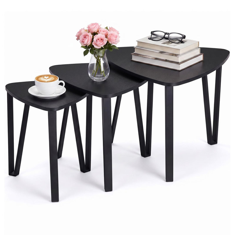 Ensemble de tables basses gigognes 3 pièces avec panneaux en particules et cadres en métal noirs Tables d'appoint triangulaires pour salon, salon, chambre à coucher, balcon, petit espace, mobilier moderne