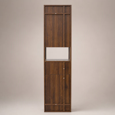 Grande armoire de rangement étroite en bois avec portes et tiroir pour les espaces de vie compacts et les solutions de rangement organisé