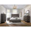Grand lit à panneau gris en chêne gris, avec une construction robuste et une couleur subtile avec un design pour une chambre à coucher