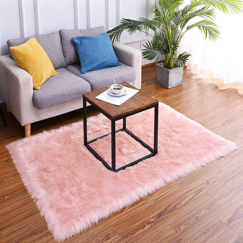 Tapis rose en fausse peau de mouton moderne fabriqué à la main, Rectangle 3 pi x 4 pi