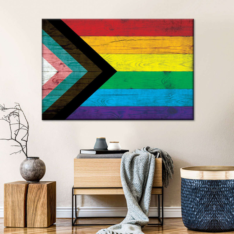 «Modern Pride Flag on Wood», reproduction sur toile, H 26 po x l 39 po x P 1,25 po