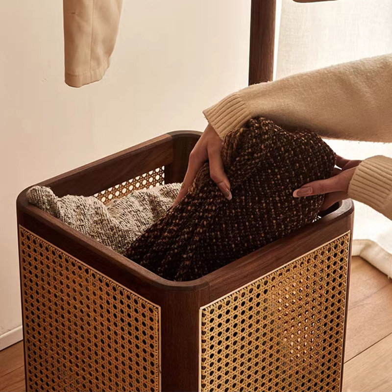 Portemanteau en bois de frêne massif, Noyer