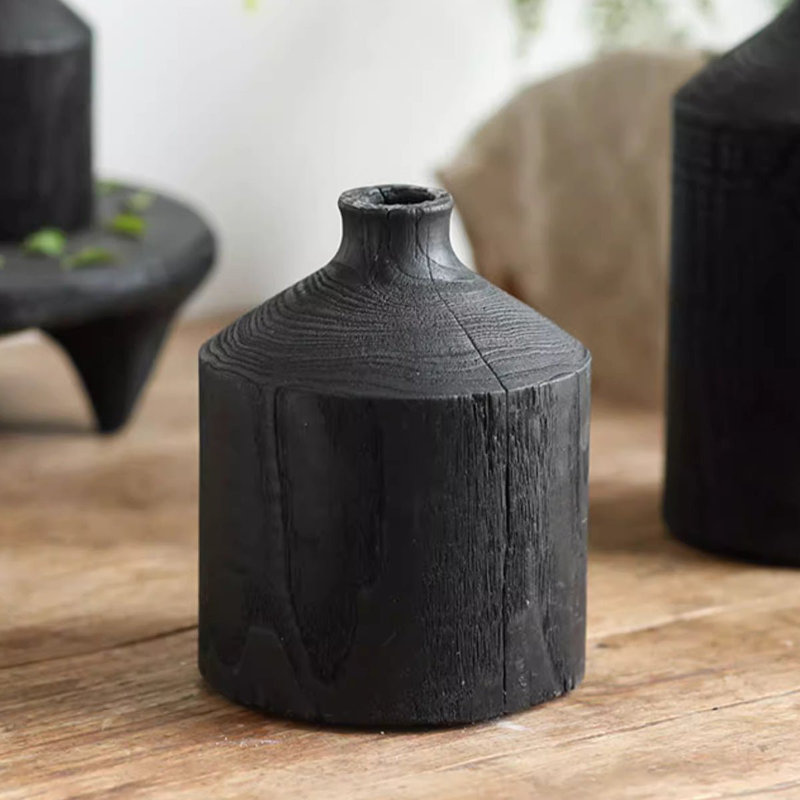Vase en bois noir, H 5,9 po x l 4,3 po x P 4,3 po
