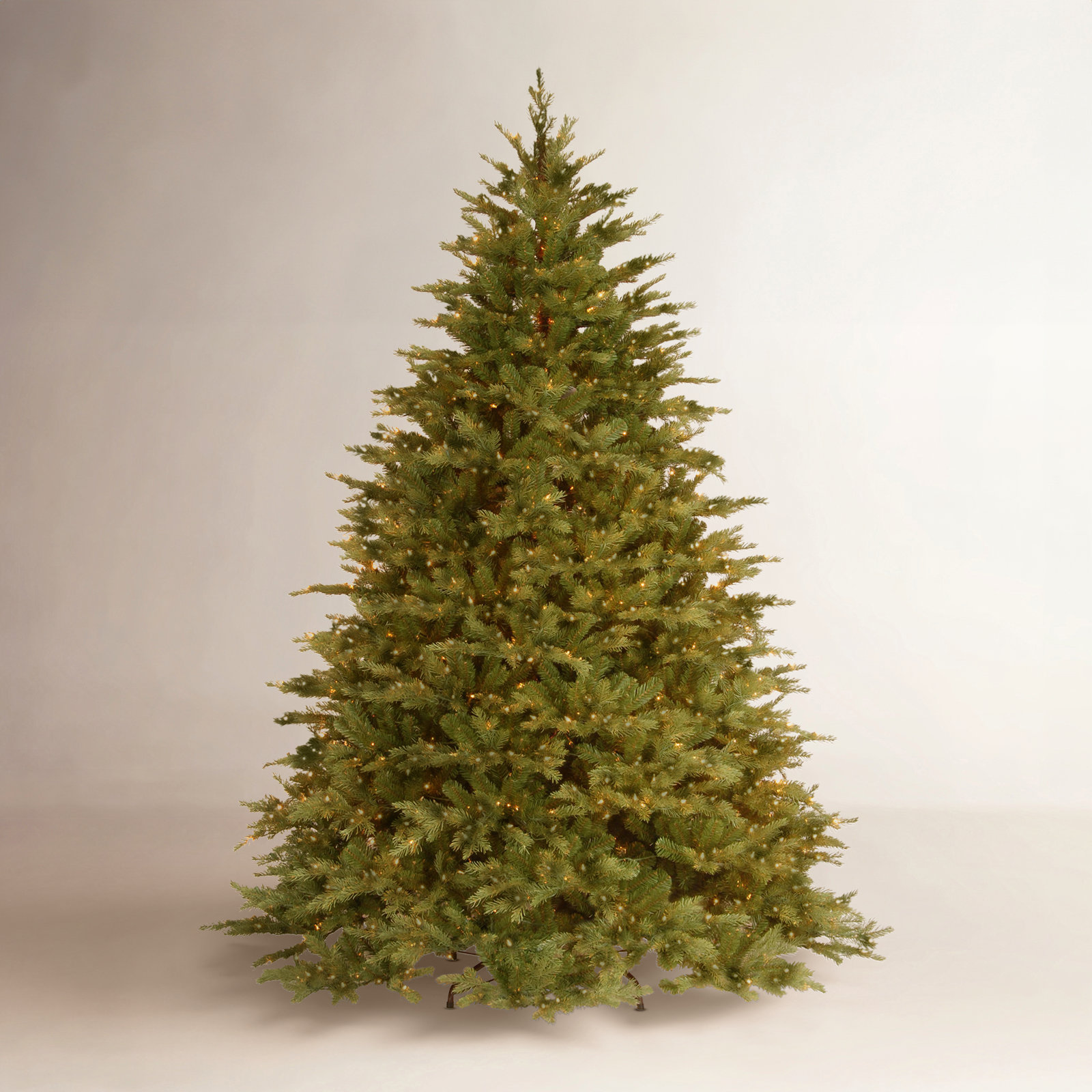 7.5' Pre-Lit Nordic Spruce Christmas Tree