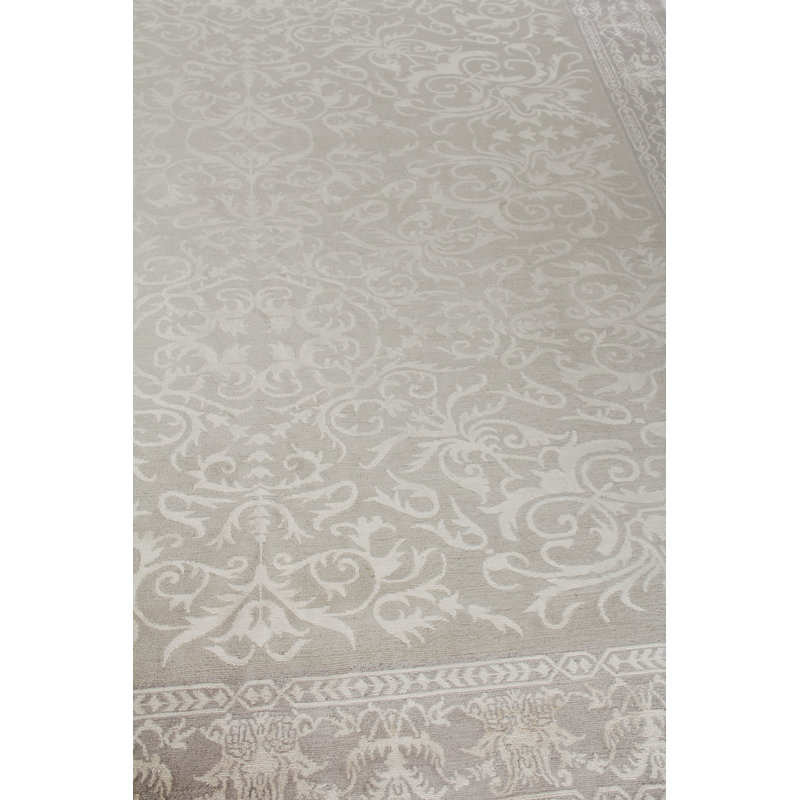 Velvet hand-knotted Silk Ivory/Silver Area Rug, 8'X10'