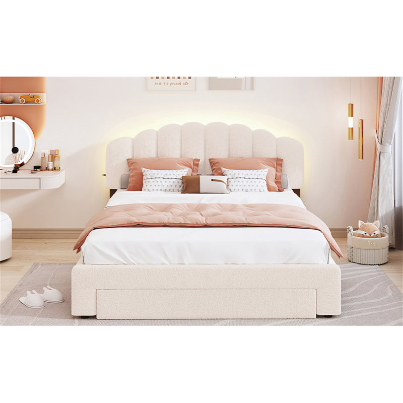 Grand lit plateforme tapissier Teddy