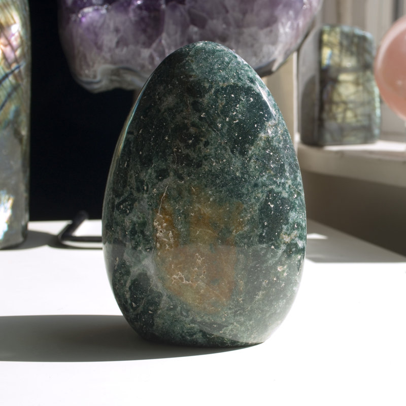Armetha Figurines & Sculptures