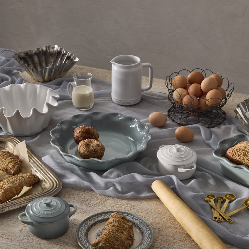Le Creuset Stoneware 9" Pie Dish, Sea Salt