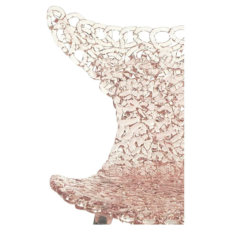 Innovative Chair – Fluid Design With Lighting Reflections And Bold Color Options