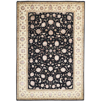 Intricately Hand Woven Wool Oriental Area Rug