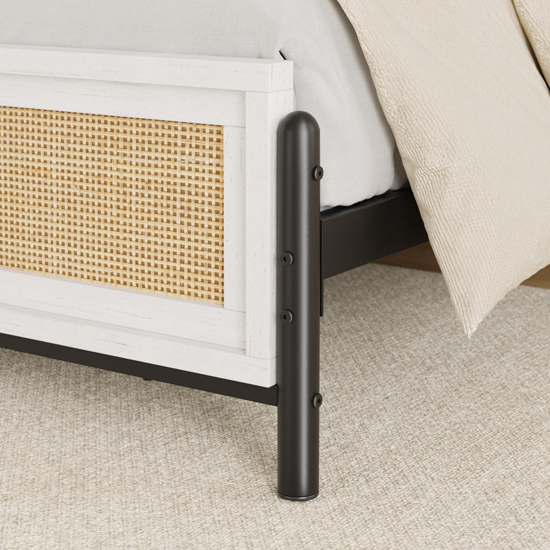 Structure de lit plateforme en rotin grand lit, lit en bois avec tête et pied de lit en rotin, aucun sommier requis, blanc