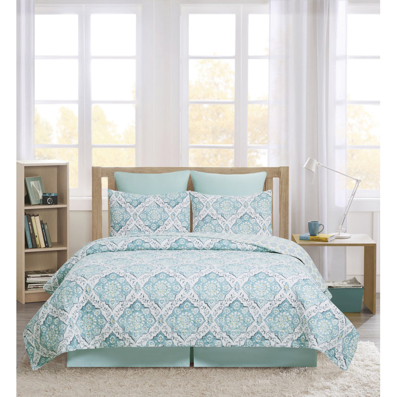 Harlen Quilt Set, King Coverlet / Bedspread + 2 King Shams