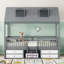 Structure de lit simple en bois-444843358