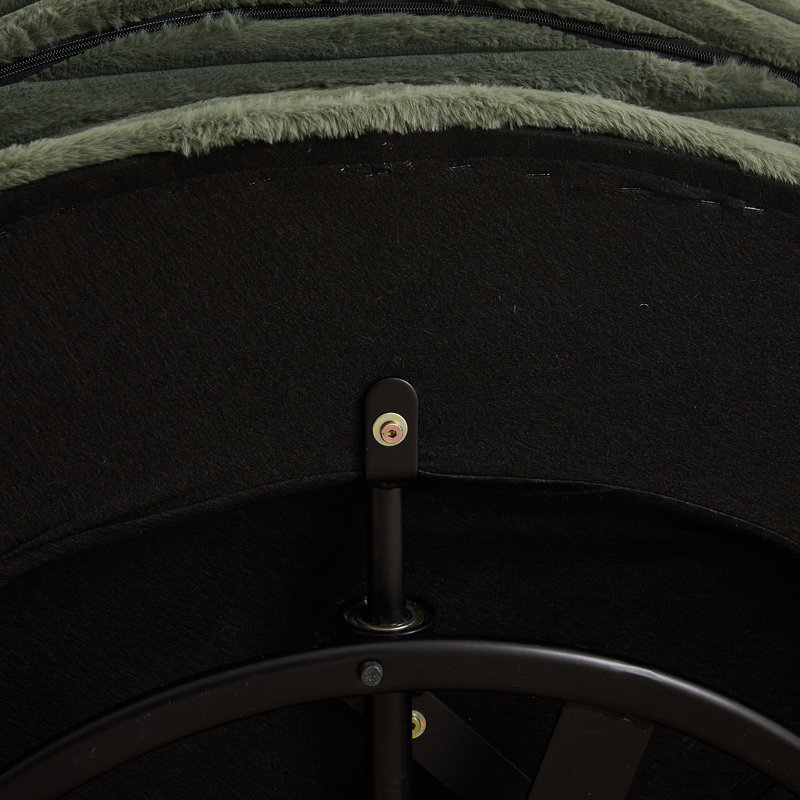Fauteuil d'appoint rembourré en velours côtelé 55 po Victoria avec base pivotante à 360 ° Victoria, Vert