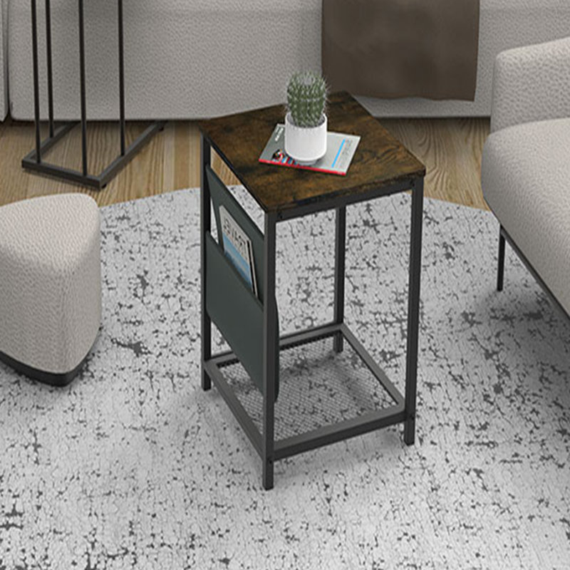 Table basse à 4 pieds avec rangement